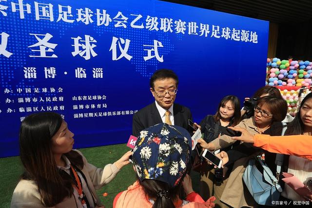队报：漠不关心！马赛球迷对巴黎能否再夺欧冠无动于衷